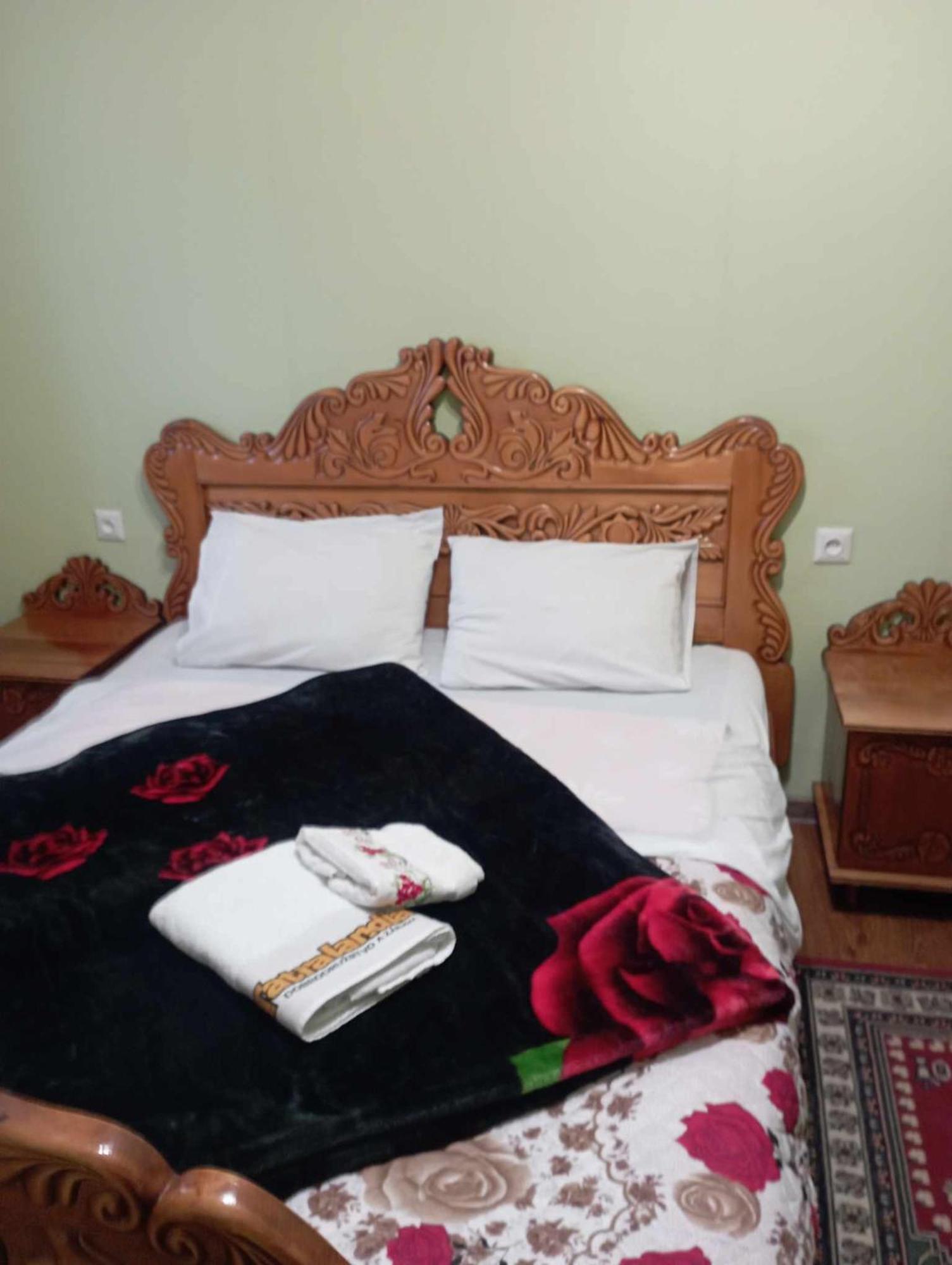 Hotel Nikea Paradiso Кутаїсі Екстер'єр фото